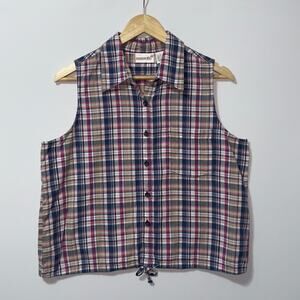 Fashion bug plaid button up top women’s size large